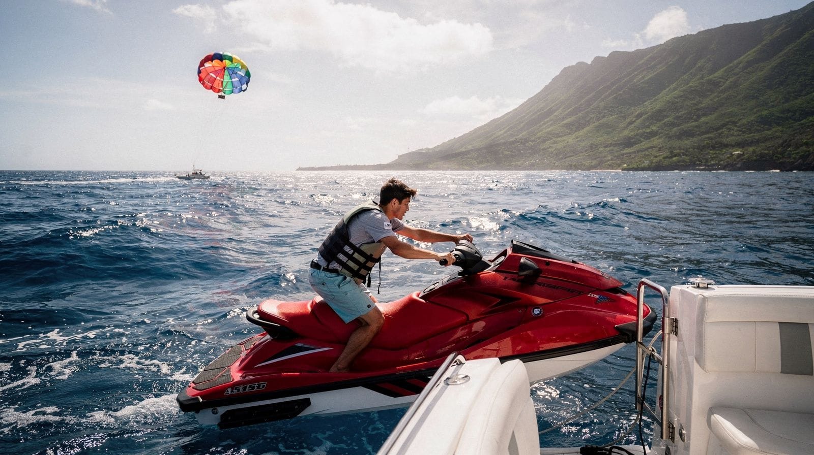 Jet Ski and Parasailing in Maui: A Guide to Motorized Water Sports
