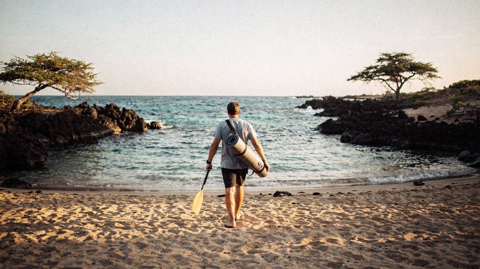 Stand-Up Paddleboard Rental in Maui: Renting vs a Guided Lesson