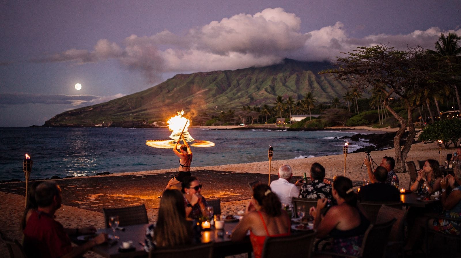 What to Wear to a Luau in Maui